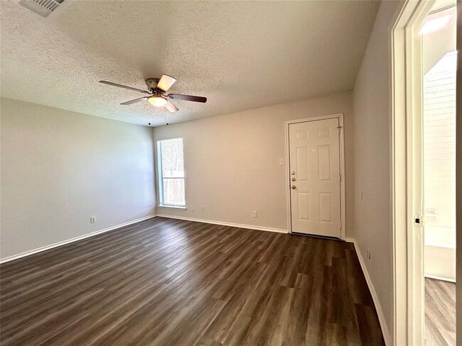 Building Photo - 9315 Kempler Dr