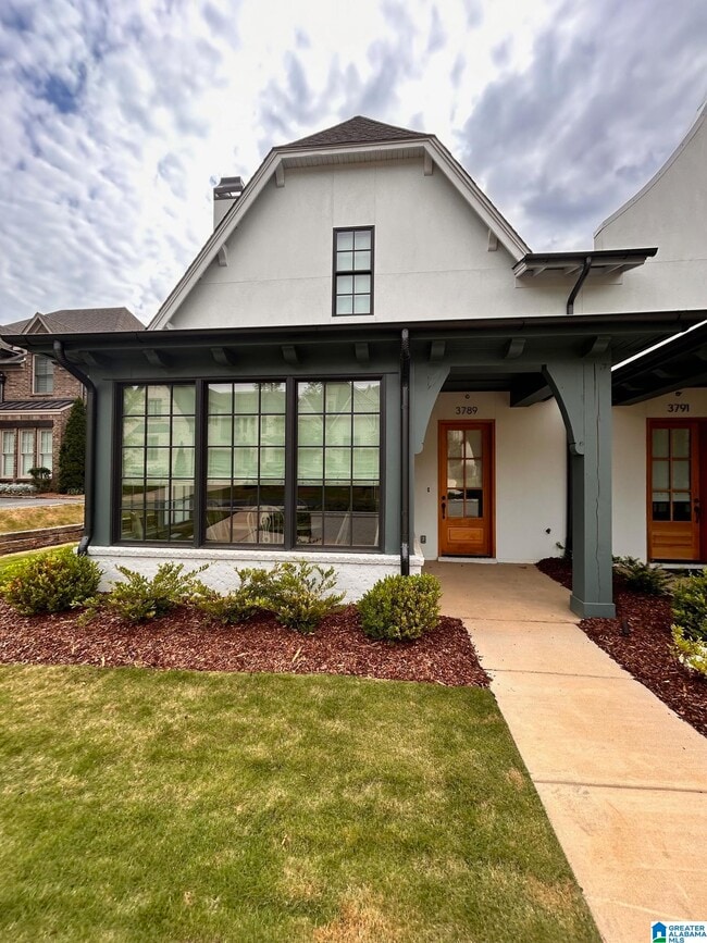 Building Photo - 3789 Poe Dr