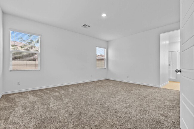 Building Photo - 4469 Sawyer Rdg St