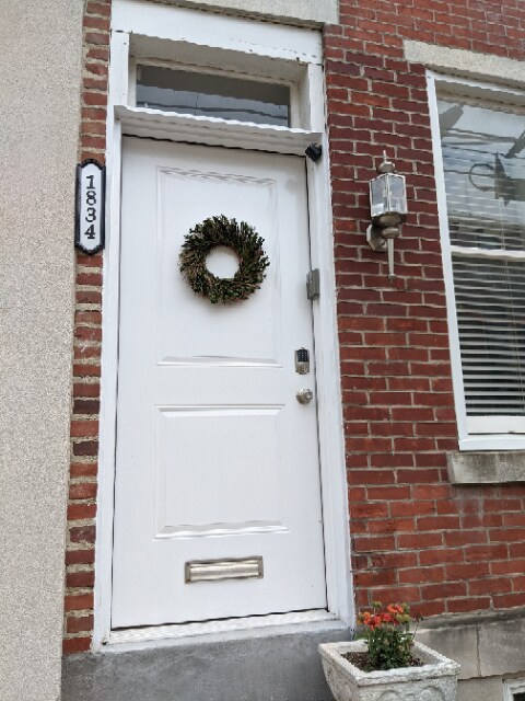 ENTRANCE TO BUILDING - 1834 Brandywine St