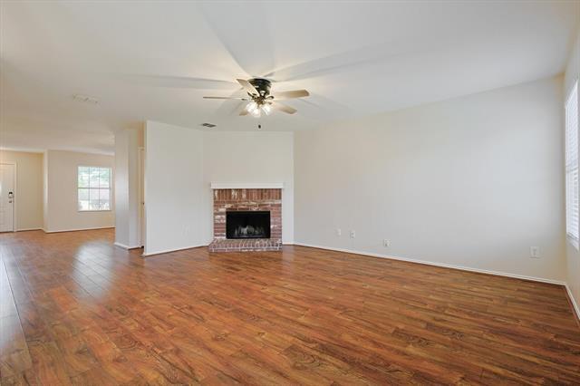 Building Photo - 8320 Seven Oaks Ln