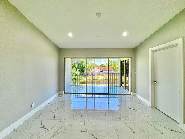 Building Photo - 340 NW 67th St