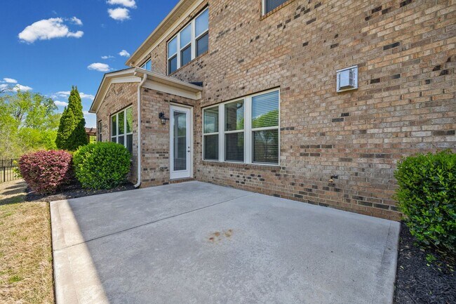 Building Photo - Stunning 4 bedrm, 3.5 Bath home in Chapel Cove of South Charlotte!