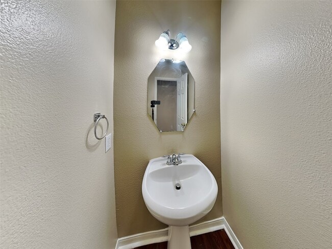 Building Photo - 2902 Auburn Falls Ln