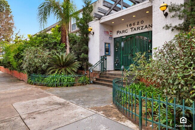 Building Photo - 18620 Hatteras St