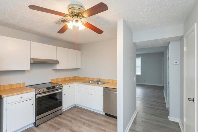 Building Photo - 3309 Falls Creek Dr