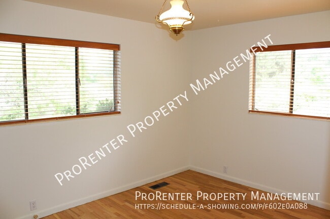 Building Photo - 415 N 400 E