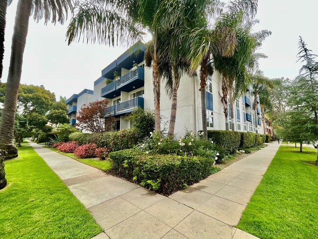 Building Photo - Recently Remodeled Spacious 1Bed/1Bath wit...