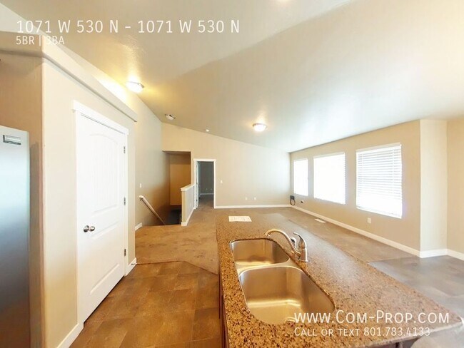 Building Photo - 1071 W 530 N