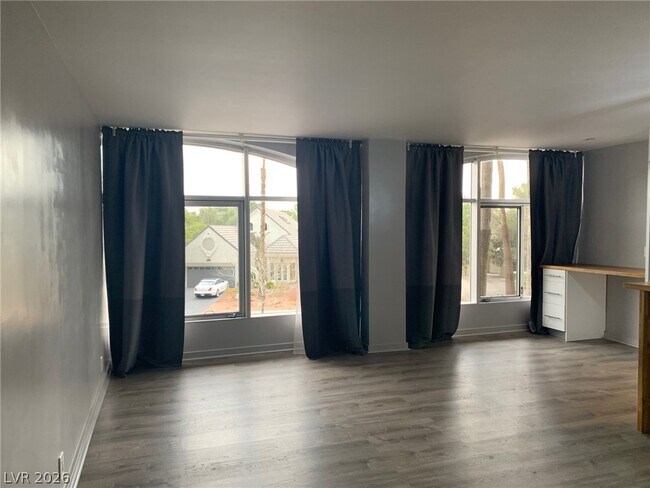 Building Photo - 3111 Bel Air Dr