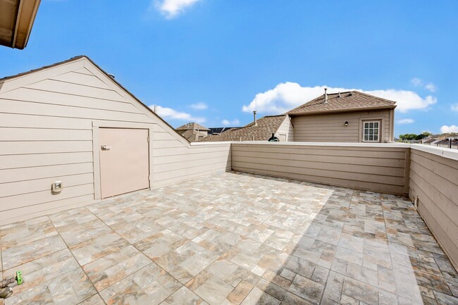 Building Photo - House with expansive rooftop deck overlook...