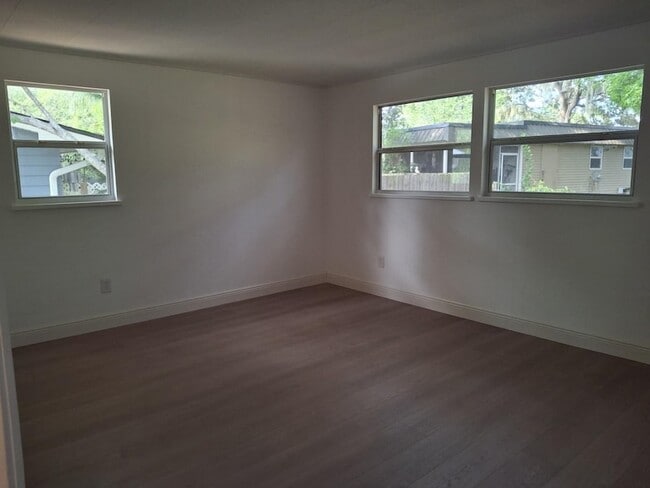 Building Photo - 103 Catalina Cir