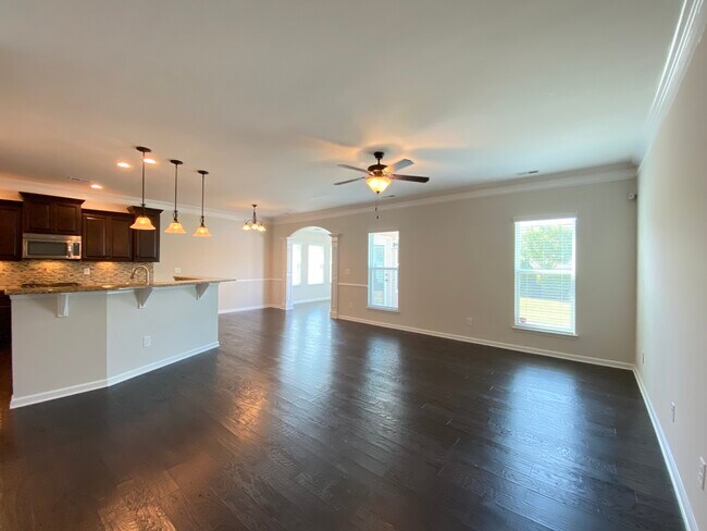 Building Photo - 2076 Waverly Ct