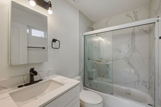 Building Photo - 1671 Mono Ave