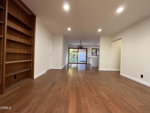 Building Photo - 5715 Summit Crest Dr