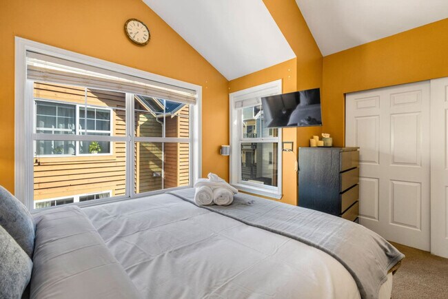 Building Photo - 931 N 35th St