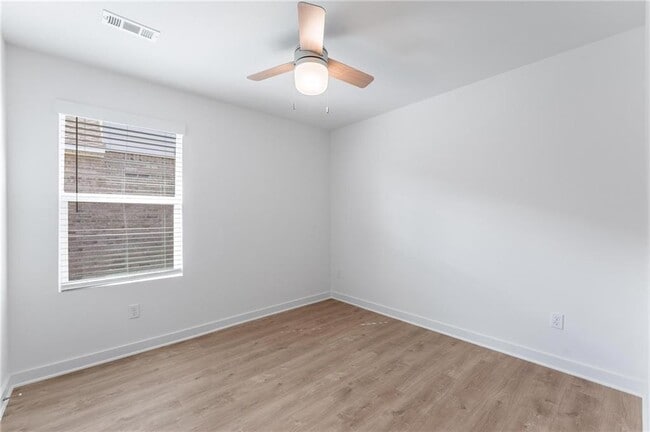 Building Photo - 4651 W Aurora St