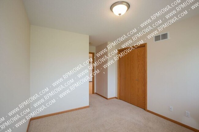 Building Photo - 505 W Park Ave