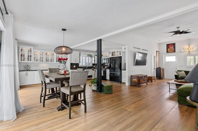 Building Photo - 9517 Bay Dr