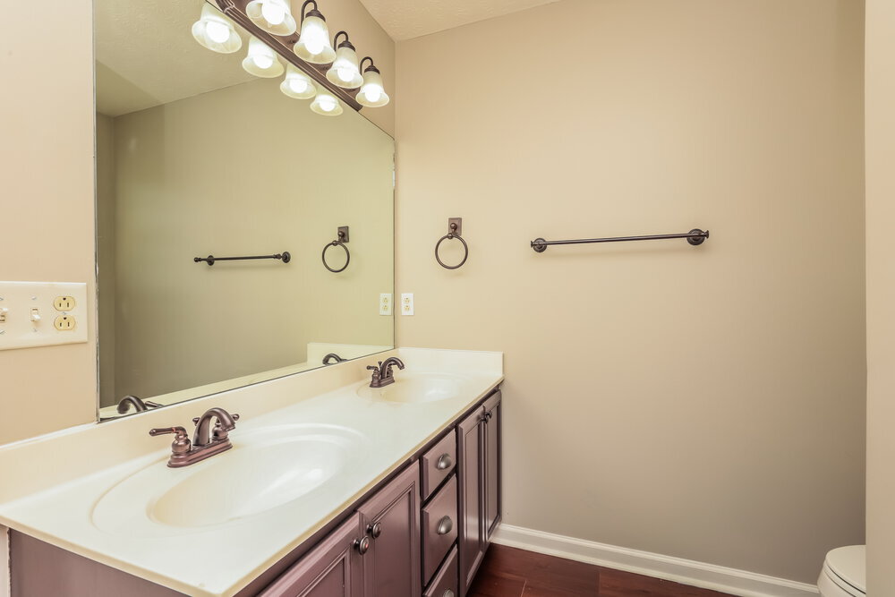 Building Photo - 2209 Dewey Dr