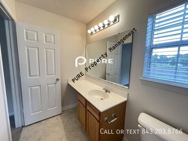 Building Photo - 111 Concord St