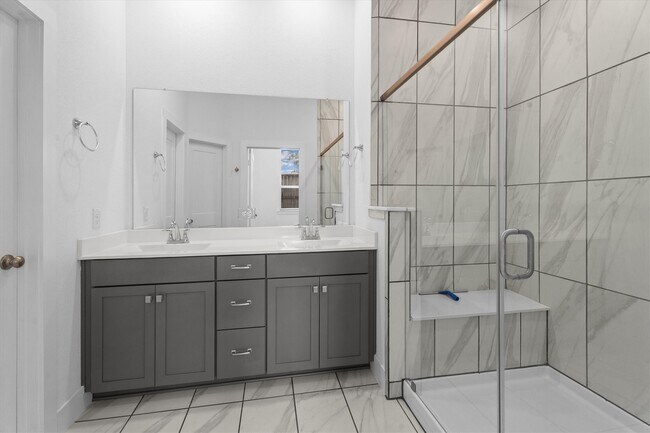 Building Photo - 120 Red Cascade Trl