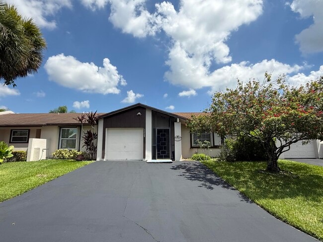 Building Photo - 15729 Bottlebrush Cir