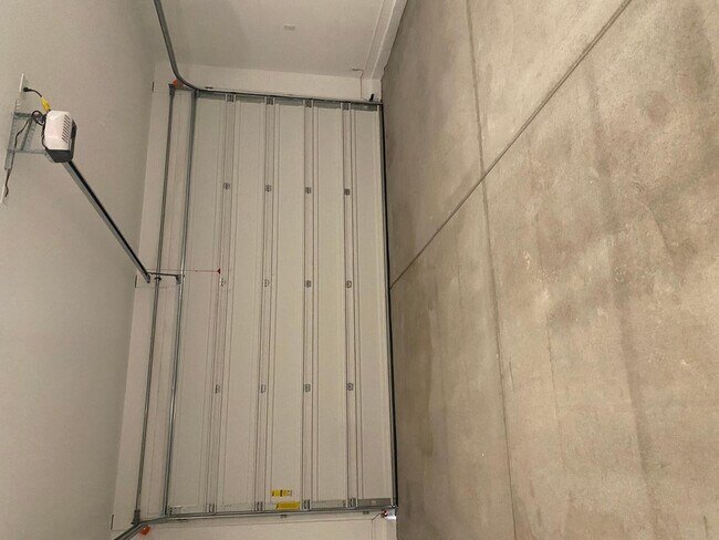 Building Photo - 23414 W Raymond St