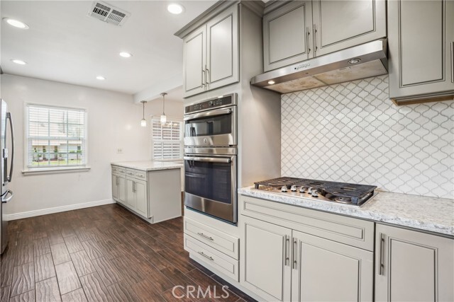 Building Photo - 3816 S Victoria Ave