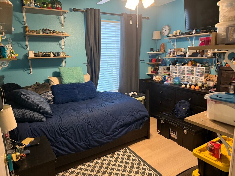 Building Photo - 13907 Hawick Dr