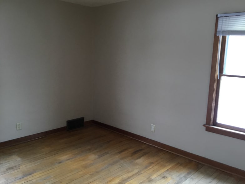 Building Photo - 458 3rd St NE