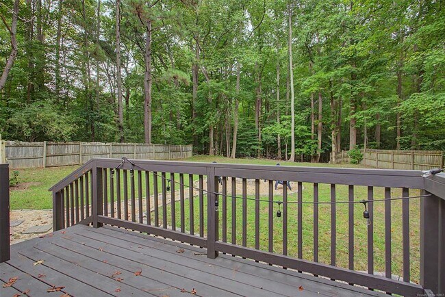Building Photo - 6205 Adams Hunt Dr