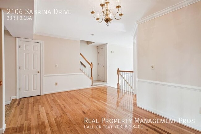 Building Photo - 2106 Sabrina Dr