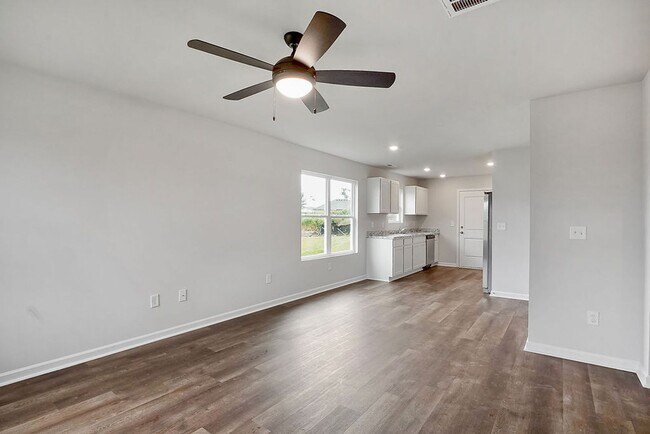 Building Photo - 813 Ashford Dr