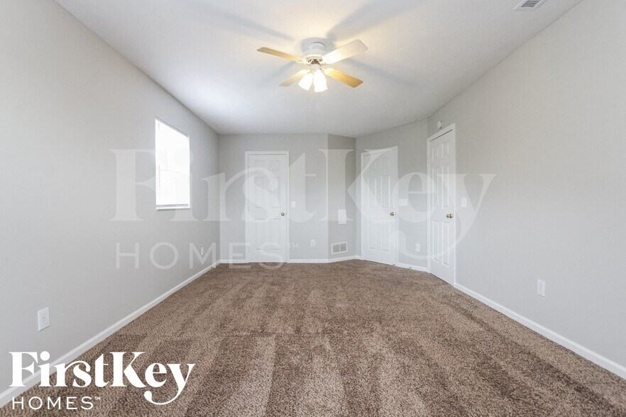 Building Photo - 7474 Carnation Ln