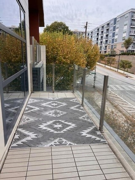 Building Photo - 472 Martin St SE