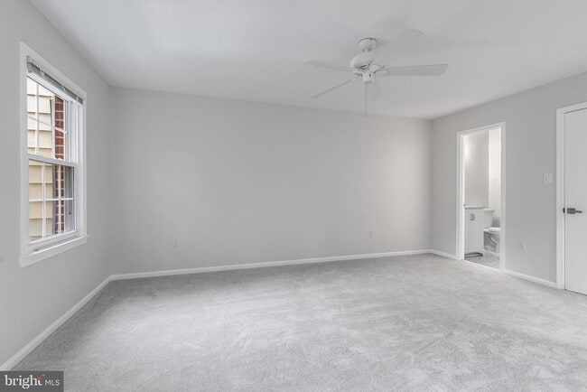 Building Photo - 9911 Finian Ct