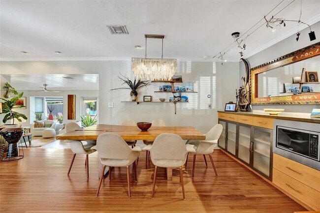 Building Photo - 1935 Harbour Inlet Dr