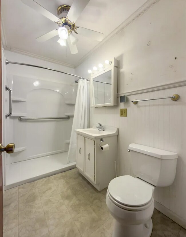 Building Photo - Charming Ranch Home With Attached Garage in Galesburg!