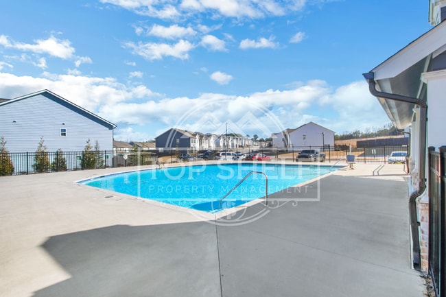 Building Photo - 102 Jaxton St