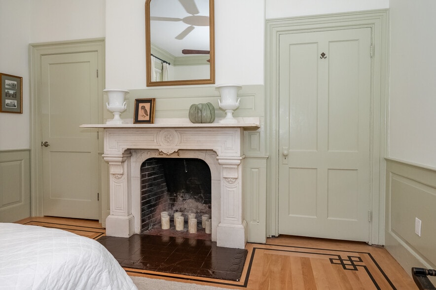 Original marble fireplace - 229 Miller Ave