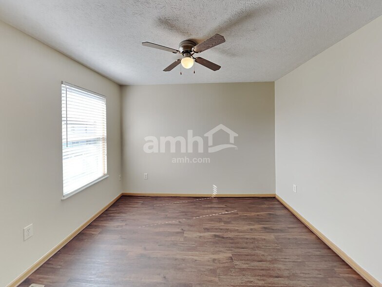Building Photo - 6875 Tumbleweed Ln