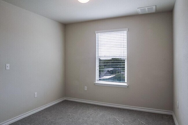 Building Photo - 5306 Golden Canary Ln