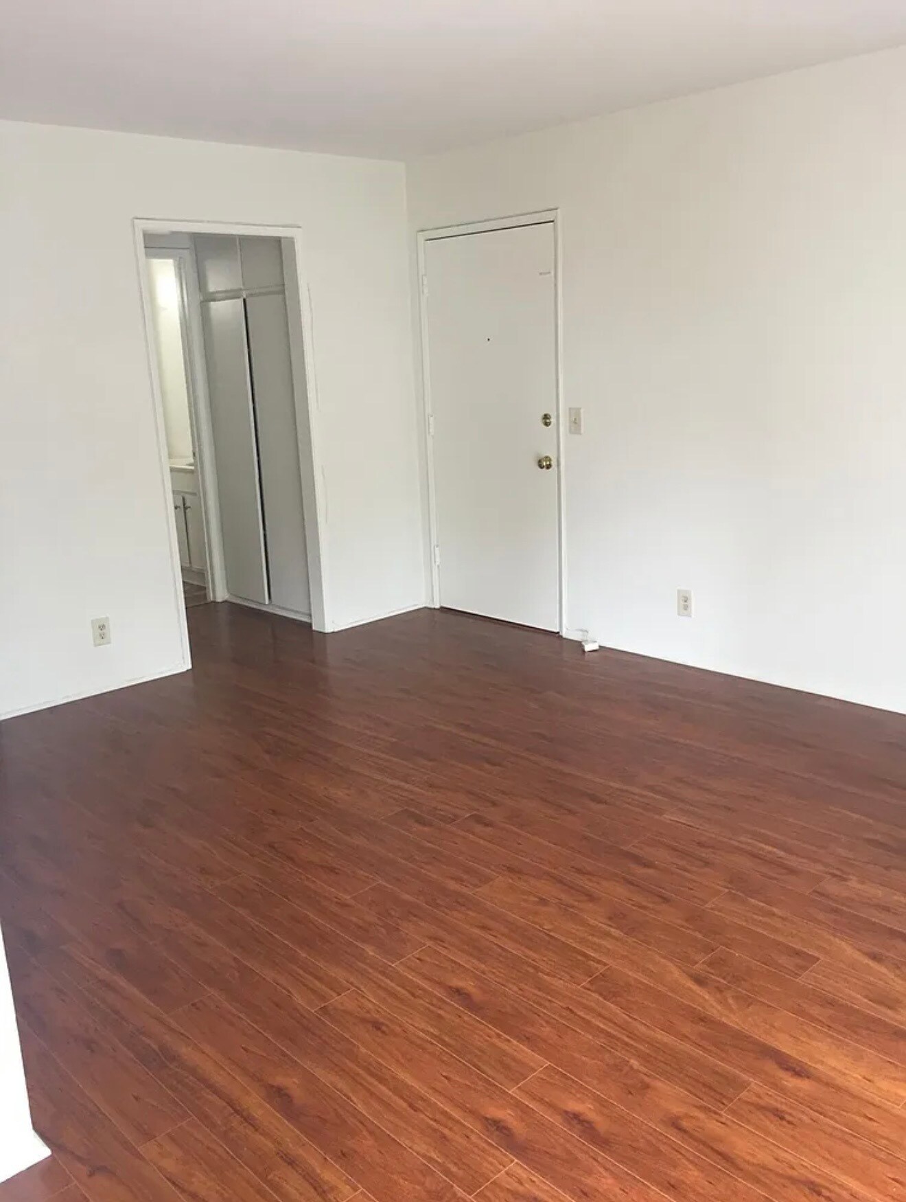 Building Photo - 14551 Vose St