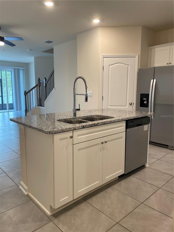 Building Photo - 159 Redbud Rd