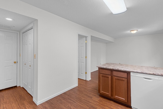 Building Photo - 4919 W Millbrook Dr
