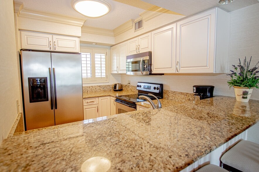 Building Photo - 29200 Bay Hollow Dr