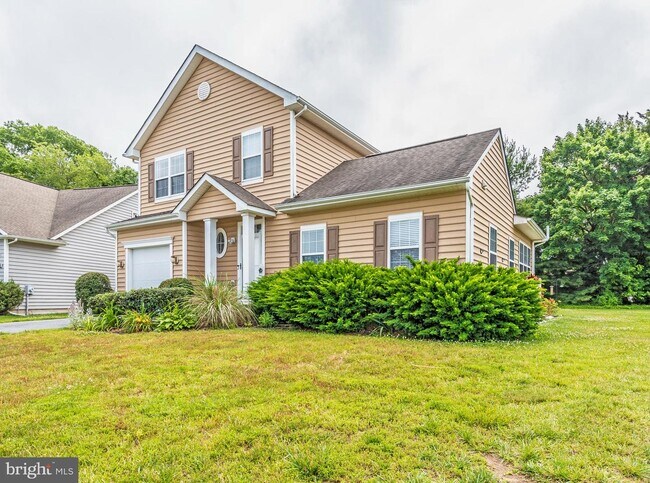 Building Photo - 18959 Gold Finch Cove