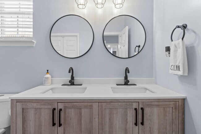 Building Photo - 155 Nautico Way