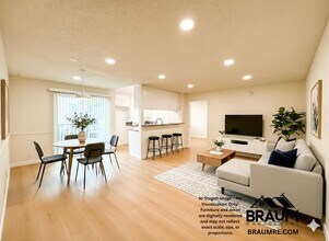 Building Photo - 11007 Hartsook St